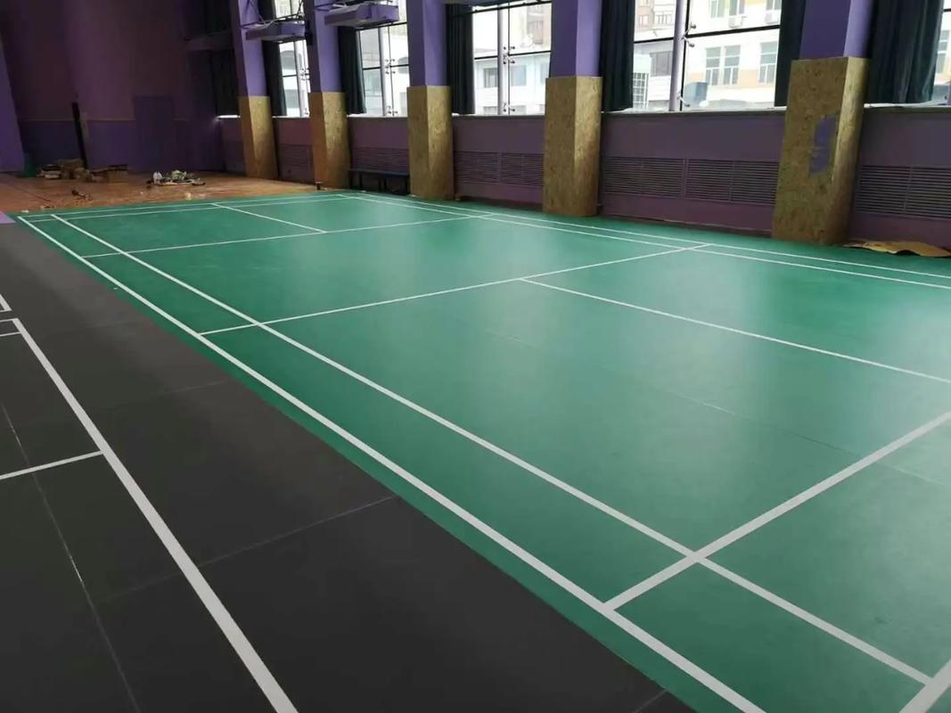 塑膠地板施工 打造專業羽毛球運動地膠場地的關鍵